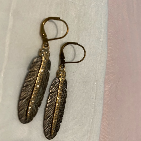 Tat2 design earrings - Picture 4 of 5